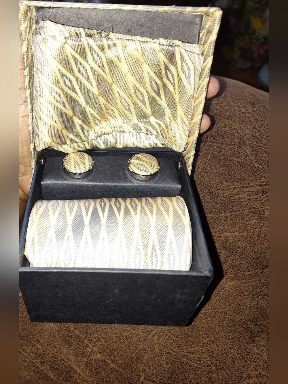 Men's Gold Patterned Necktie,  Cufflinks and Pocket Handkerchief  Set